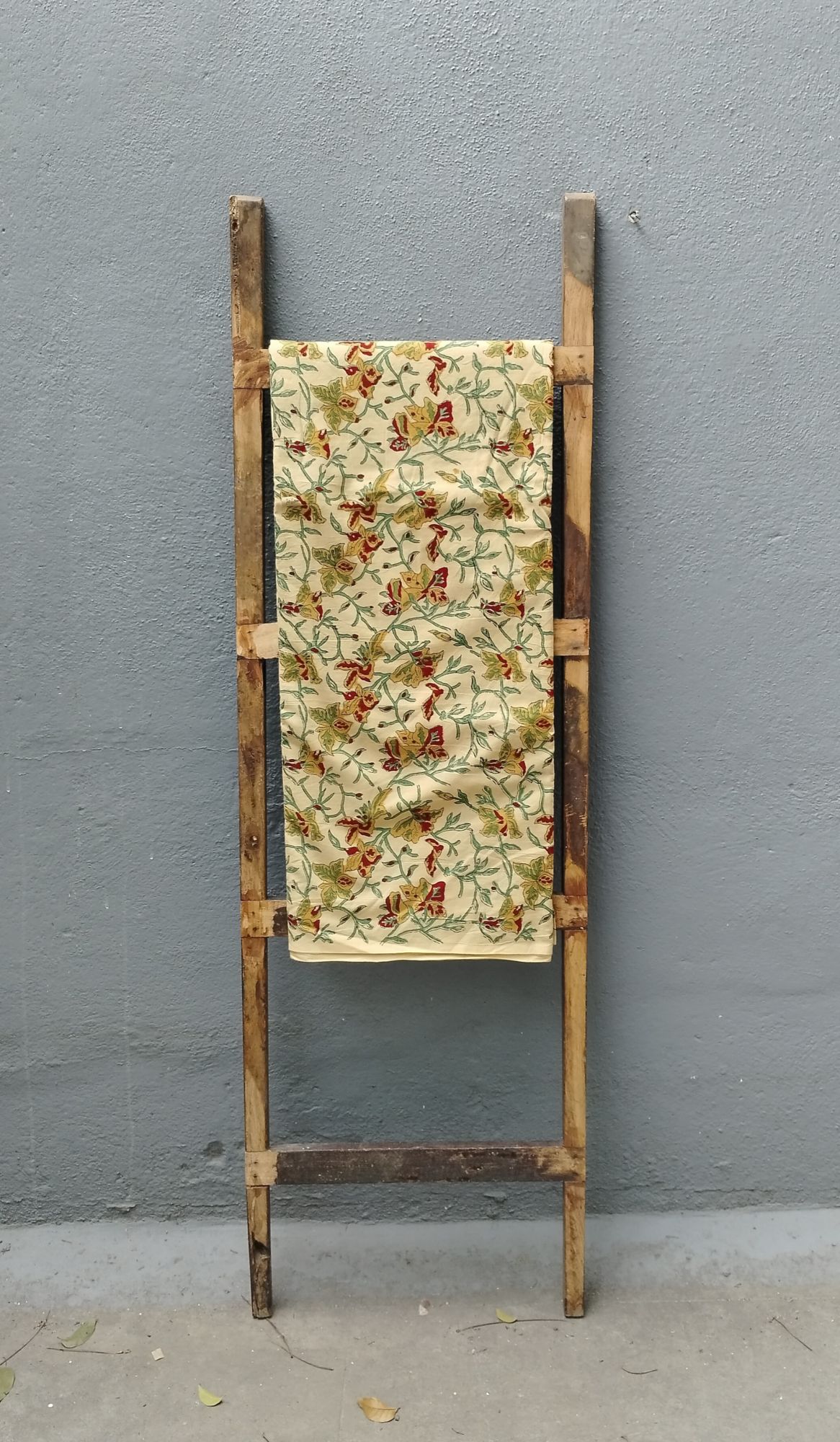 Cotton unstitched fabric