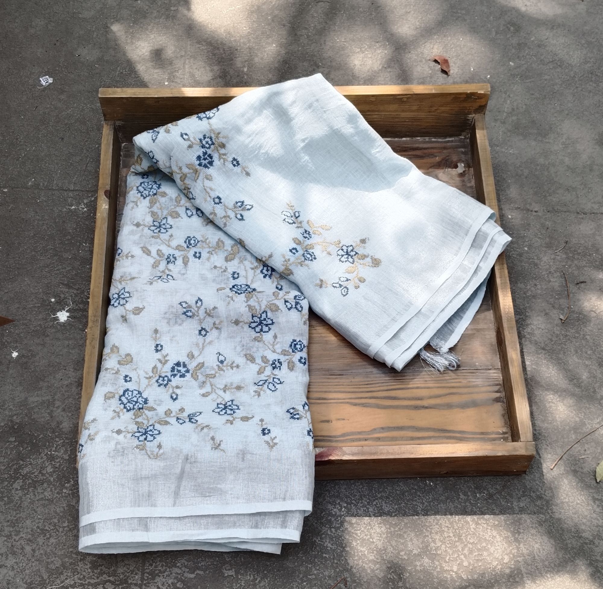 Lenin Embroidery Saree