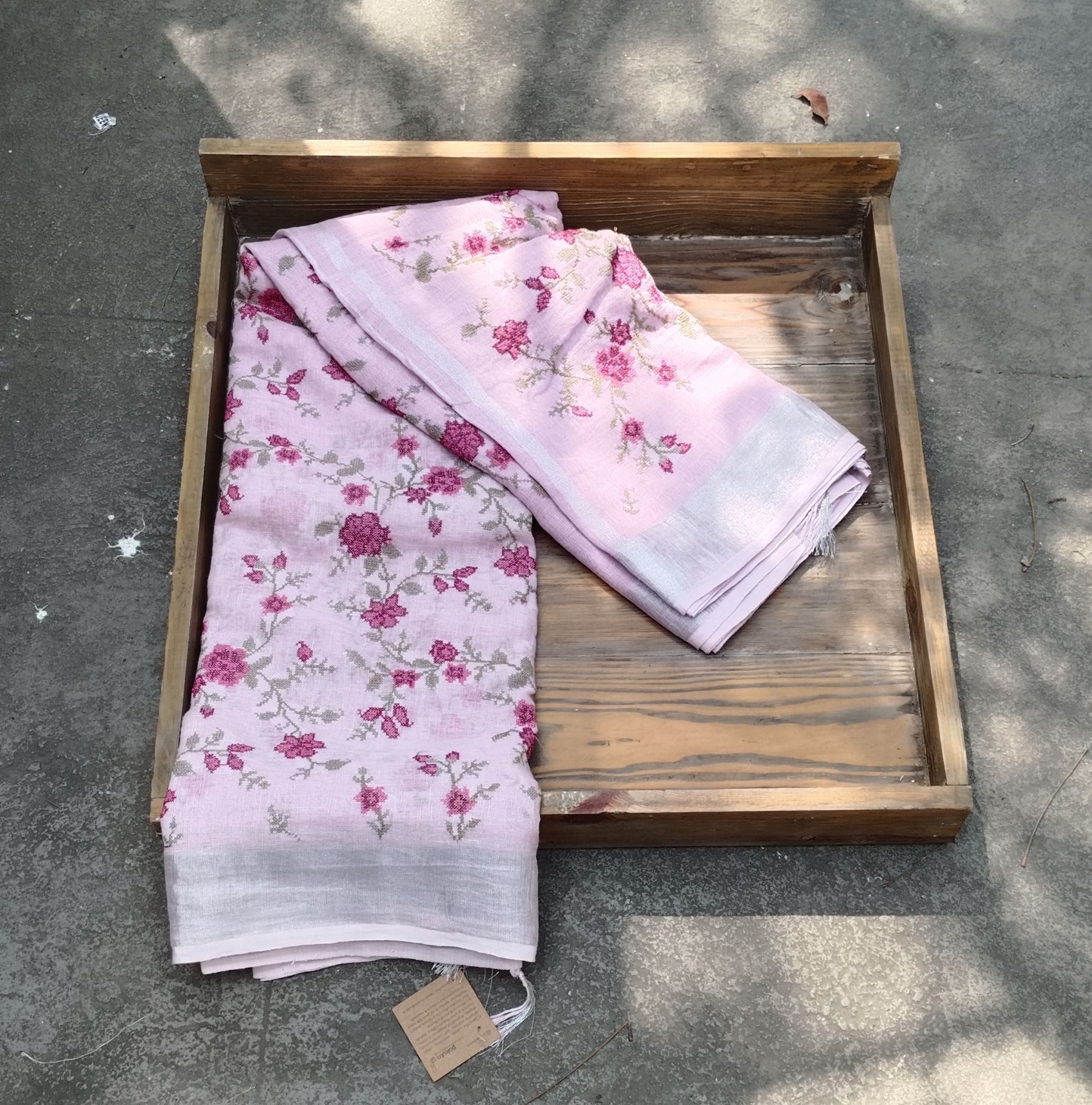 Lenin Embroidery Saree