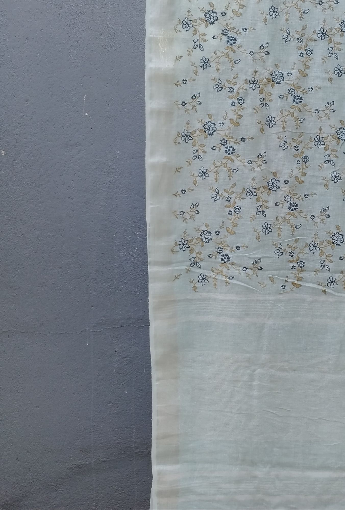 Lenin Embroidery Saree