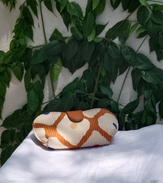 Spectacle pouch/holder