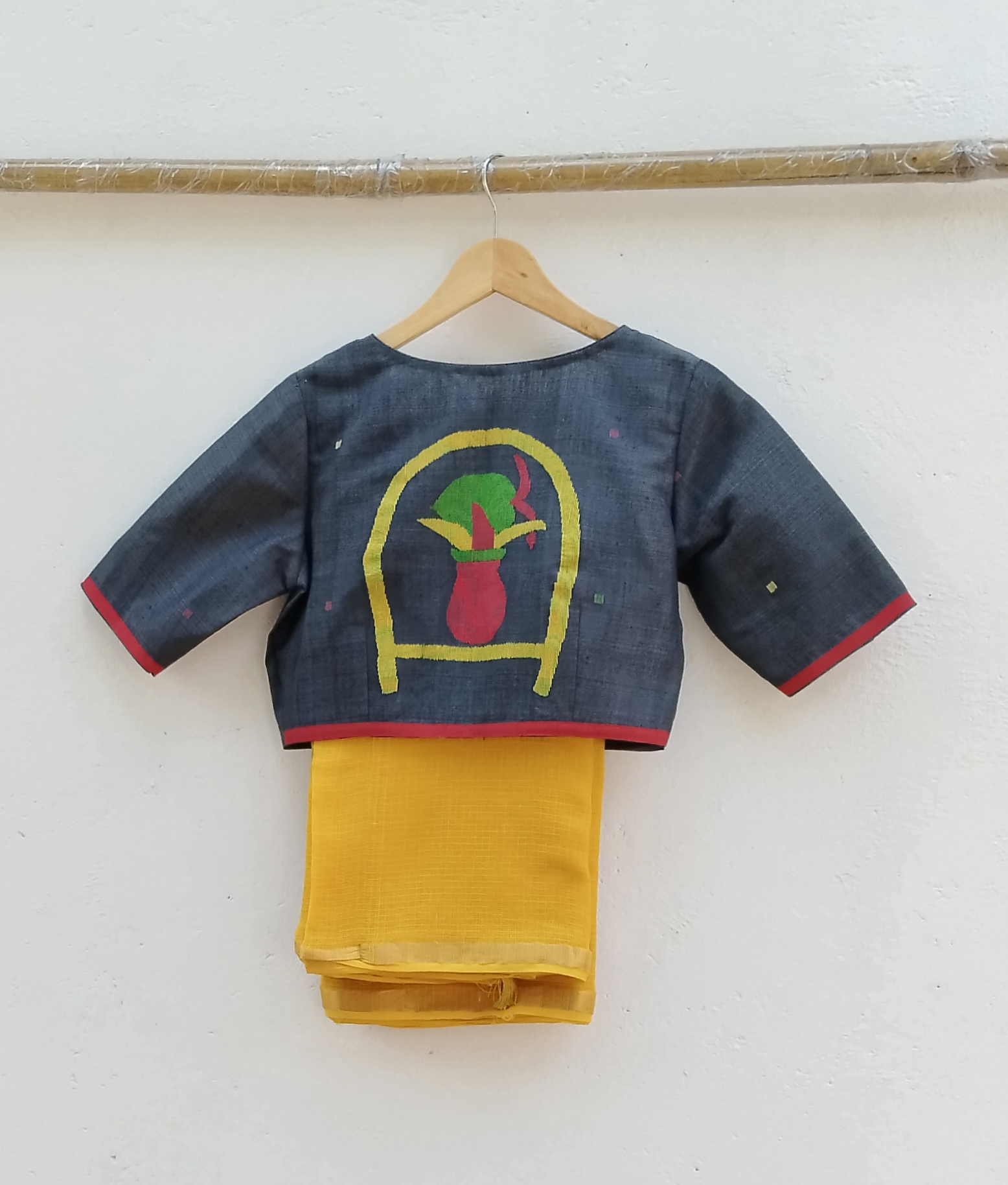 Handwoven Jamdhani Weave Cotton Ready Blouse