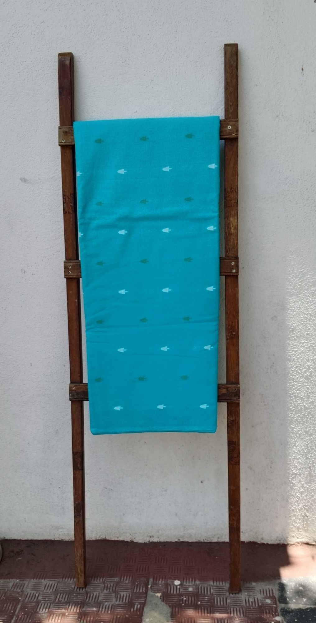 Cotton unstitched fabric