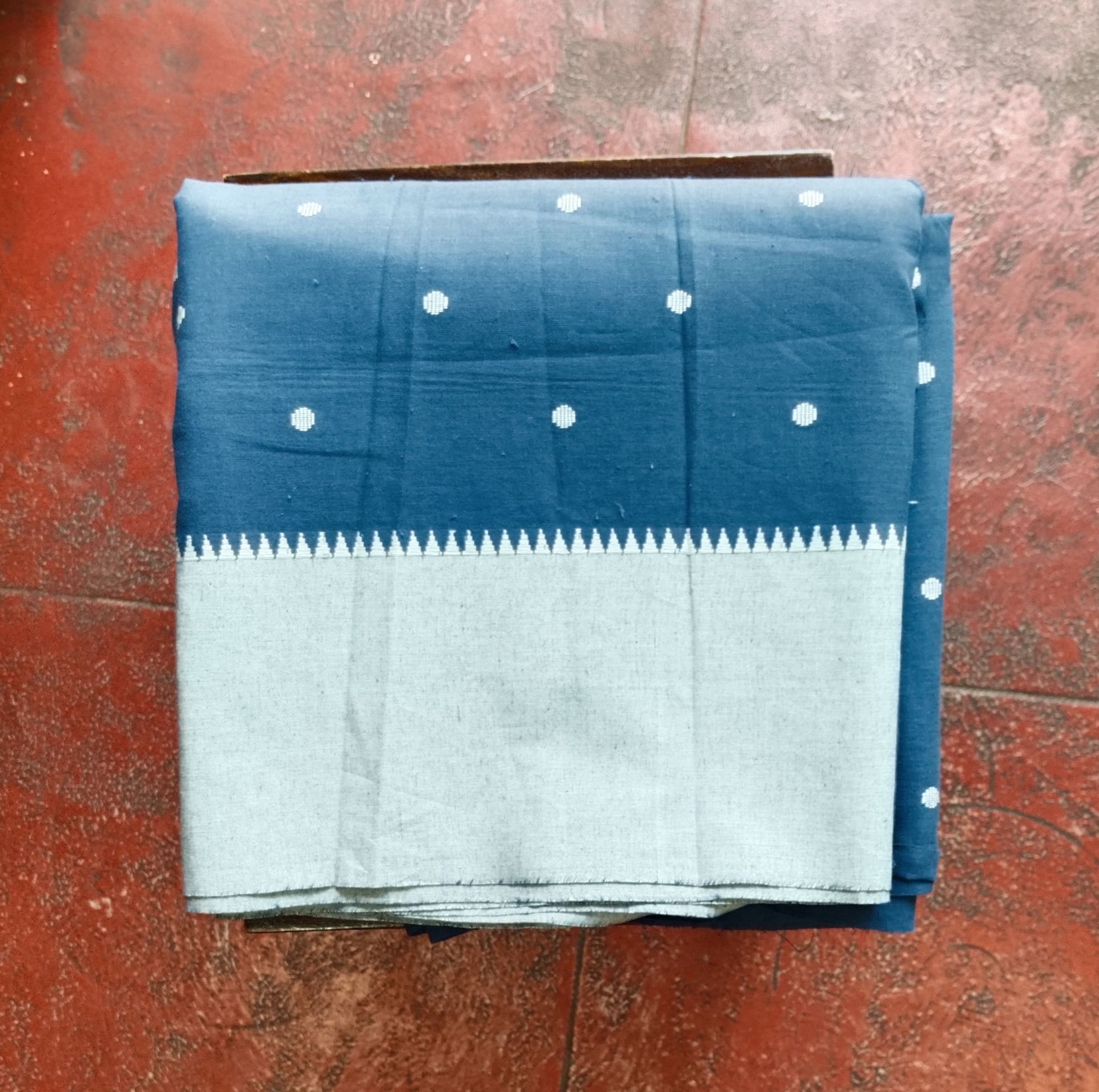 Cotton unstitched fabric