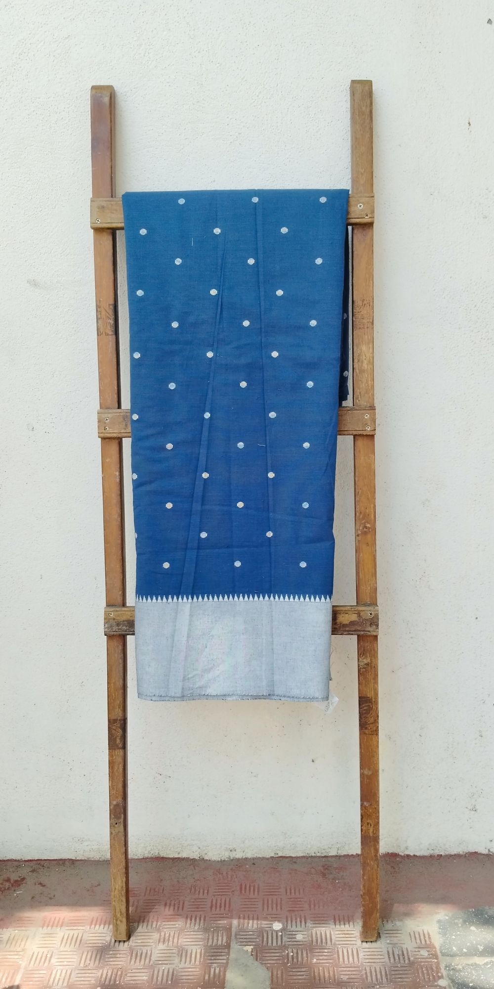 Cotton unstitched fabric