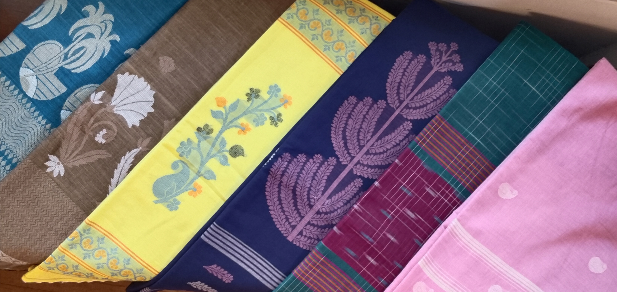Hand Woven Jhamdani Weave Saree