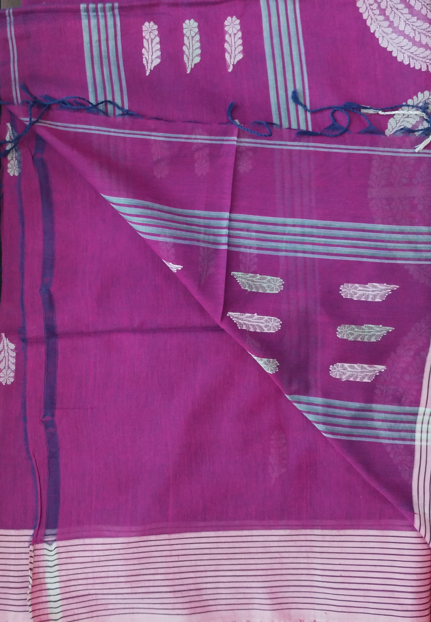 Hand Woven Jhamdani Weave Saree