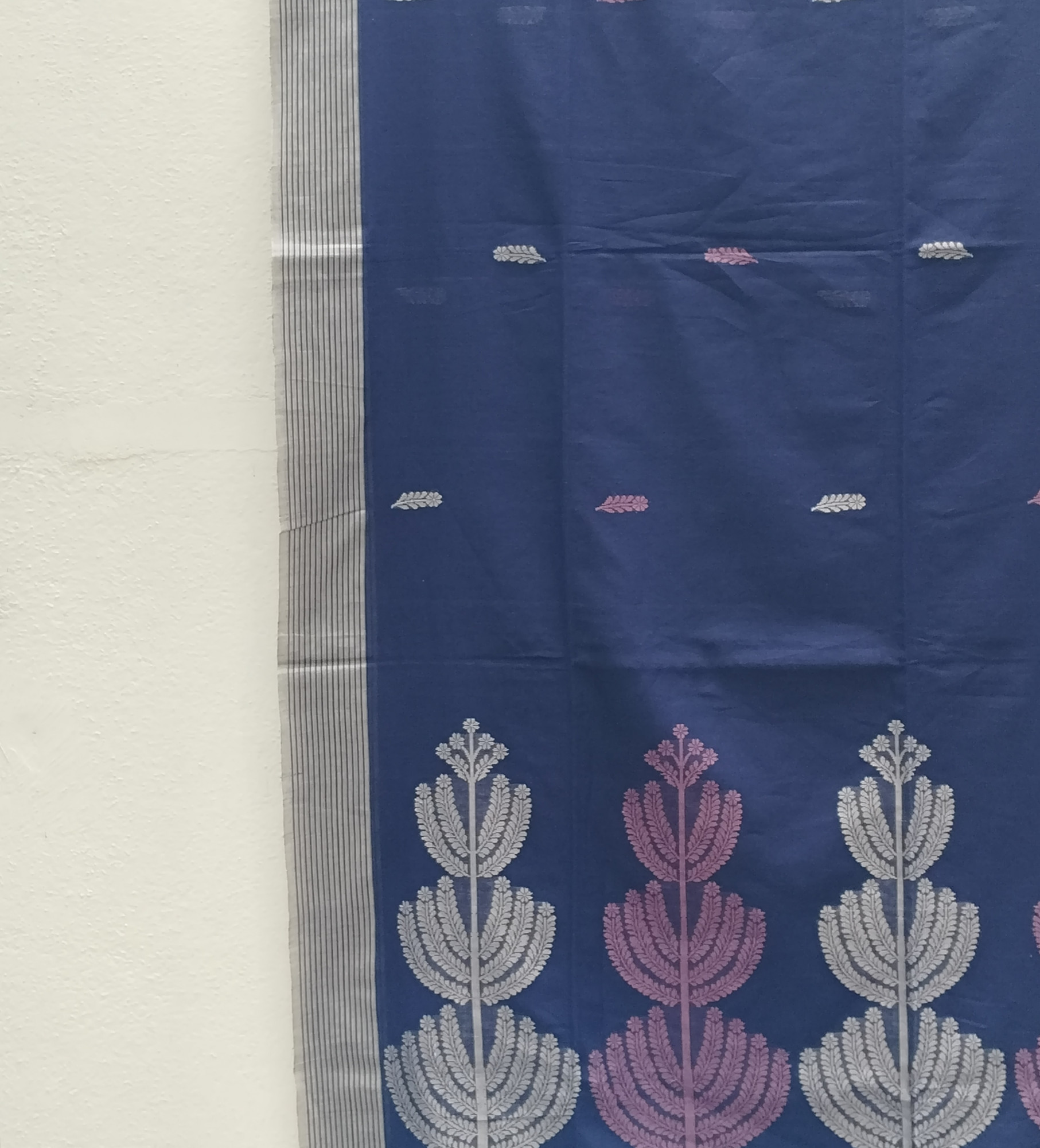 Hand Woven Jhamdani Weave Saree