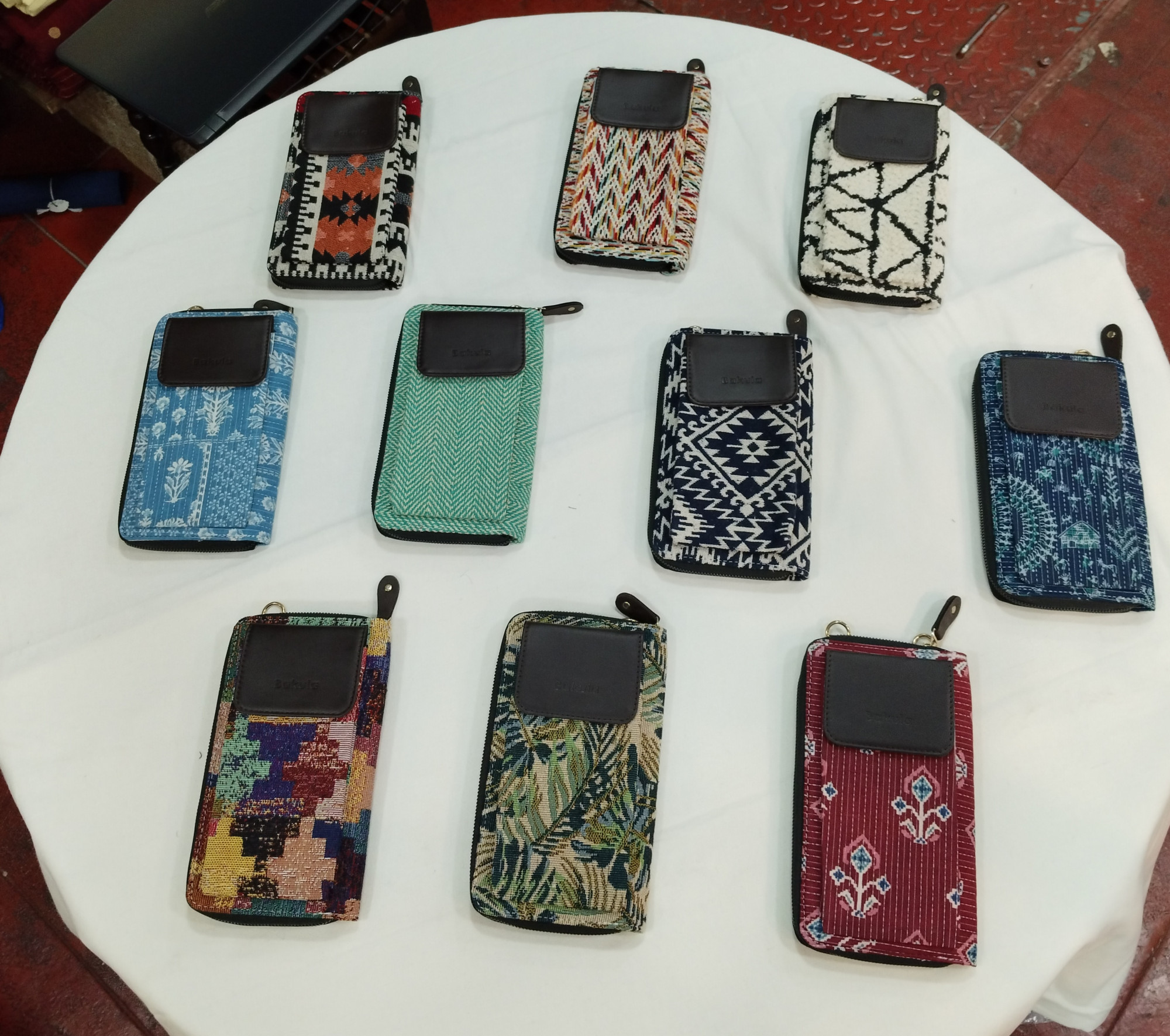 Jacquard Cotton Wallets With Mobile Pouch