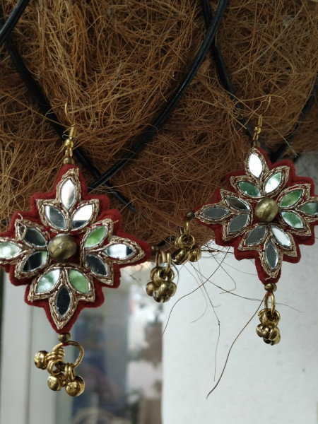 Mirror Work   Earing