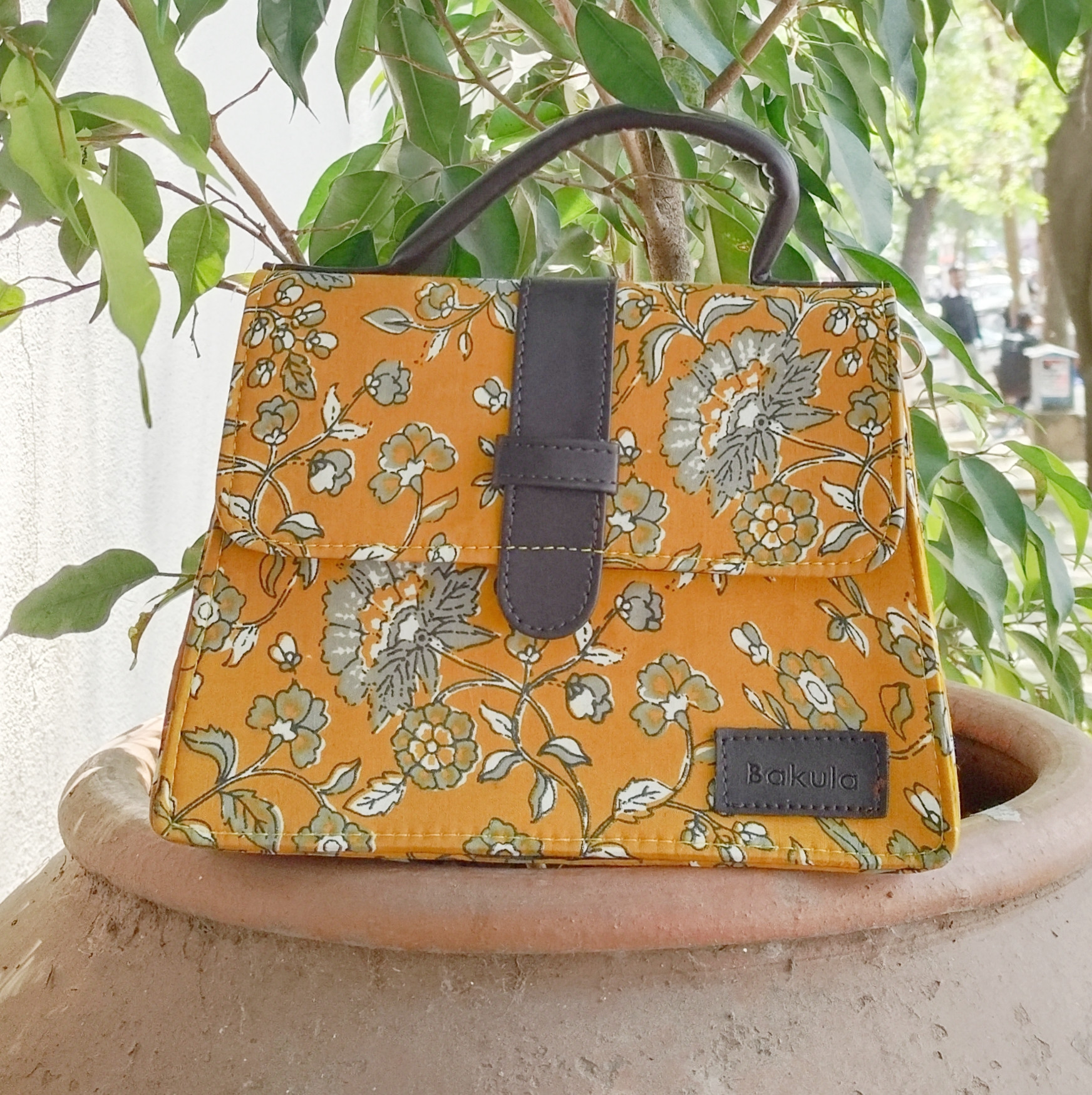 Small Box Type Hand Bag