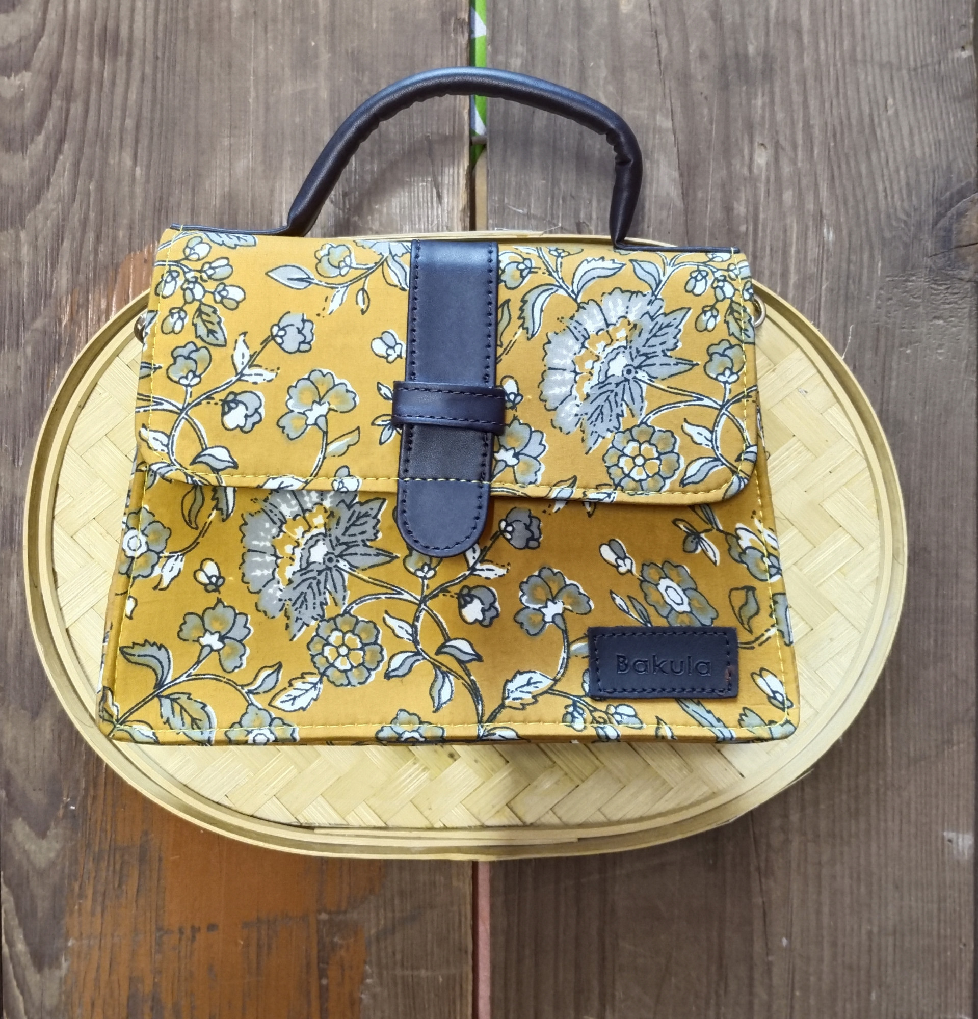 Small Box Type Hand Bag