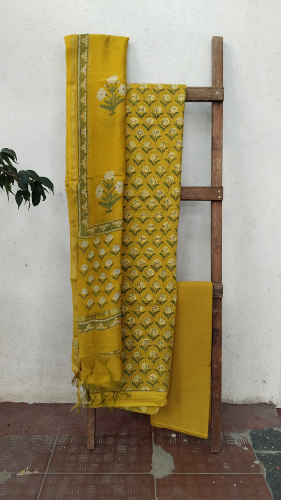 Image of Hakoba Block-Printed Cotton Suit Material