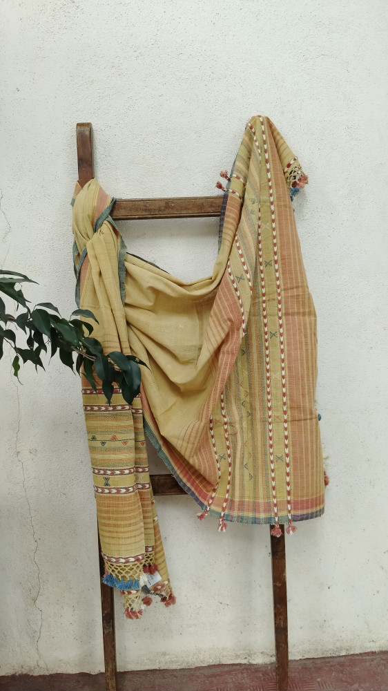 Image of Handwoven Bhujodi Dupatta