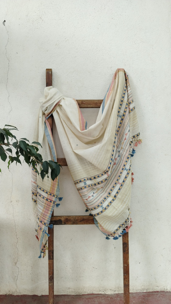 Image of Handwoven Bhujodi Dupatta