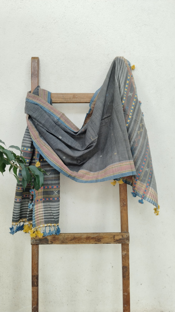 Image of Handwoven Bhujodi Dupatta