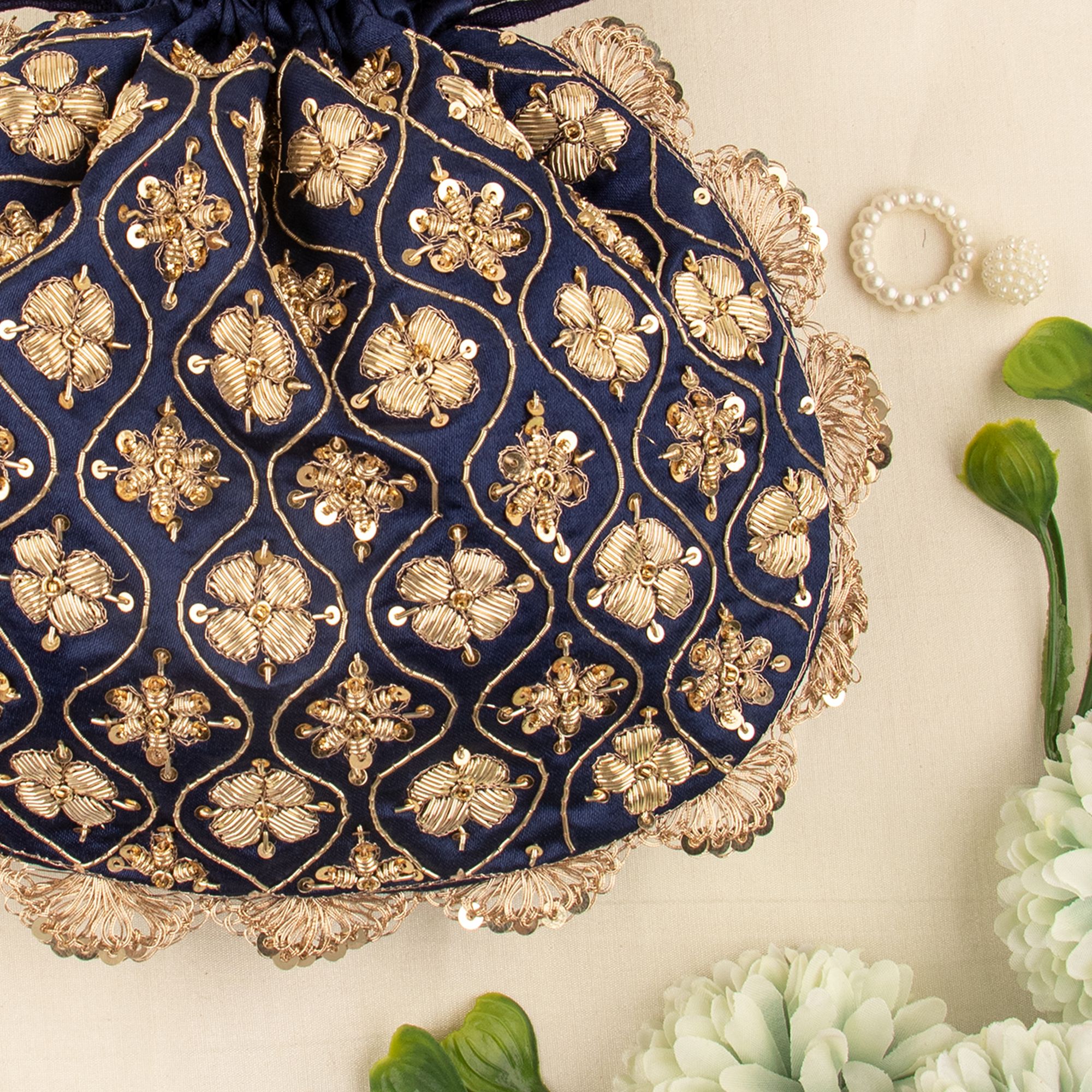 Yalangoch Xyuston fotosuratlari Sara Gellar yalangoch