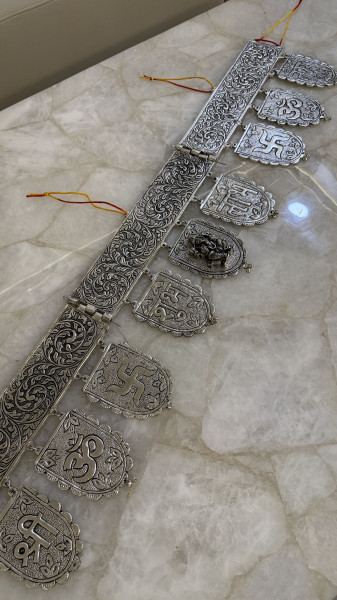Heavy White Metal Bandarwal with Oxidized Finish | 42 Inches