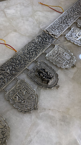 Heavy White Metal Bandarwal with Oxidized Finish | 42 Inches
