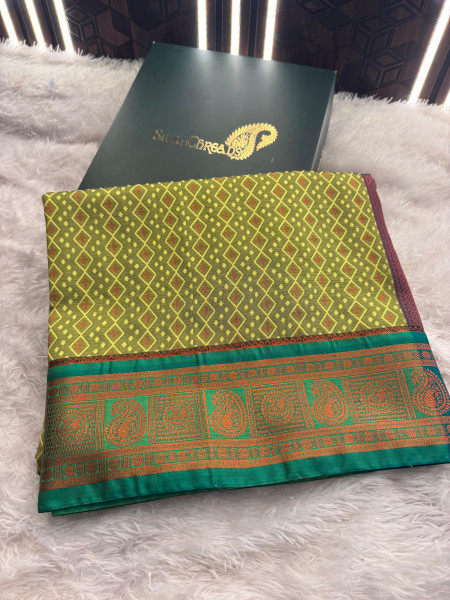 Banarasi Satin Silk Tanchoi Dual Tone Copper Zari Saree