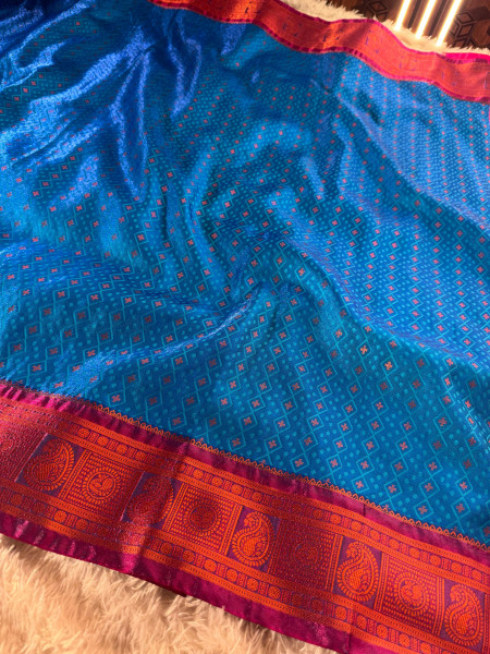 Banarasi Satin Silk Tanchoi Dual Tone Copper Zari Saree
