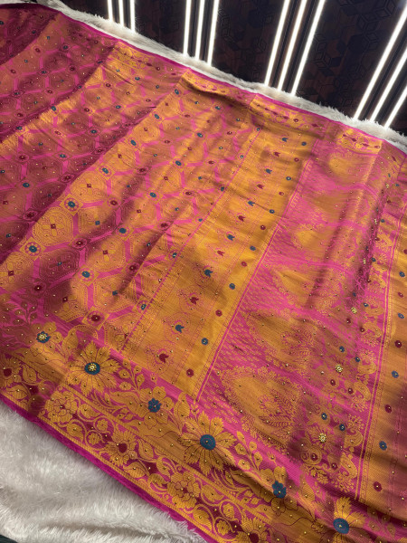Banarasi Silk Saree With Zari and Meenakari Work