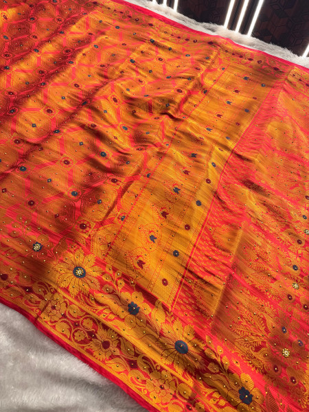 Banarasi Silk Saree With Zari and Meenakari Work