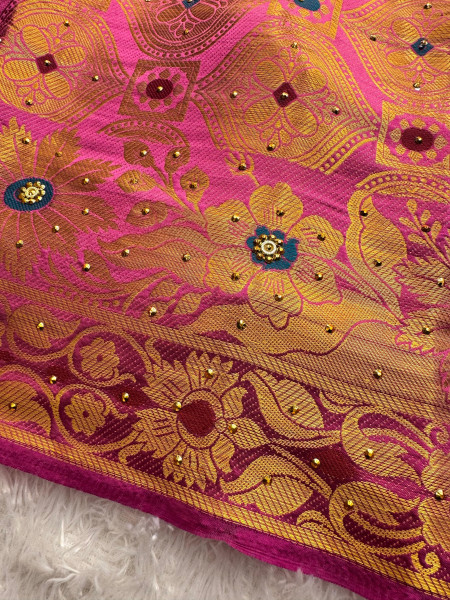 Banarasi Silk Saree With Zari and Meenakari Work