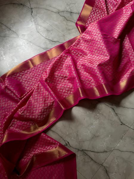 Tapsi Pannu Mam Reddish Pink Banarasi Soft Silk Saree