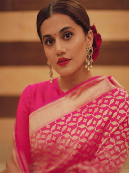 Tapsi Pannu Mam Reddish Pink Banarasi Soft Silk Saree