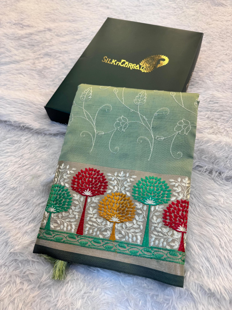 Image of Banarasi Silk Resham Embroidery Work Saree With Tassels