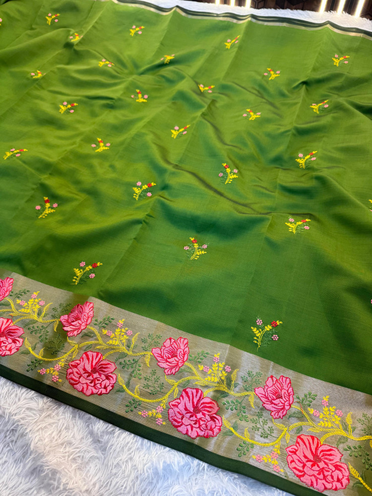 Image of Banarasi Silk Resham Embroidery Work Saree With Tassels