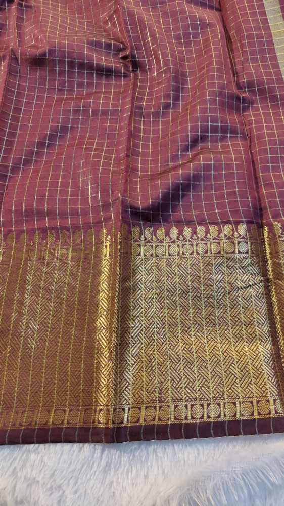 Image of Banarasi Silk Zari Checks Saree