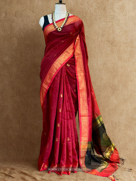 Image of Parampara- Pure Cotton Saree in Red with Exclusive  Zari Border &amp; Pallu