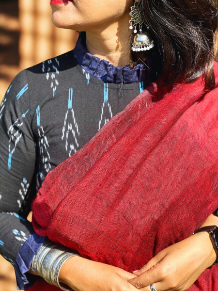Pihu: Red Handwoven Linen Saree
