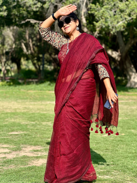 Suvarna : Maroon Handwoven Linen Saree