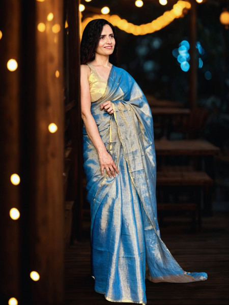 Vihank: Blue Linen Tissue Saree with Blouse Piece