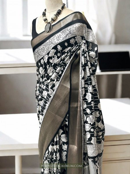 Padma : Black and White Figure Print Zari Border Soft Kanchi Pattu Silk Saree With Blouse
