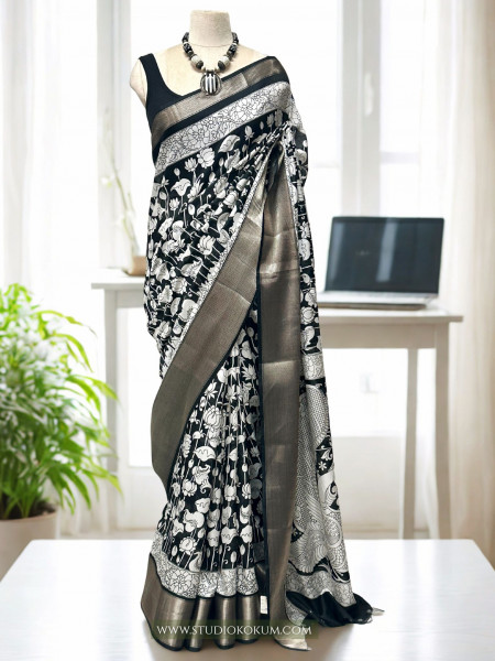 Image of Padma : Black and White Figure Print Zari Border Soft Kanchi Pattu Silk Saree With Blouse
