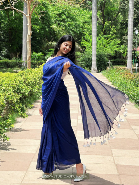 Image of Lapis Lazuli : Ink Blue Cotton Plain Saree With Tassels