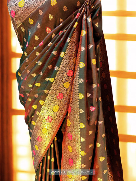 Mallika : DUAL TONE BROWN MEENAKARI BANARASI SILK SARI