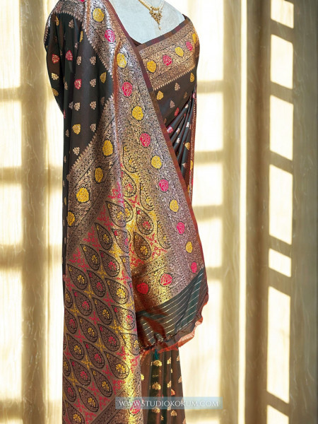 Mallika : DUAL TONE BROWN MEENAKARI BANARASI SILK SARI