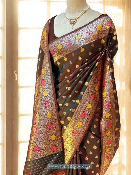Mallika : DUAL TONE BROWN MEENAKARI BANARASI SILK SARI