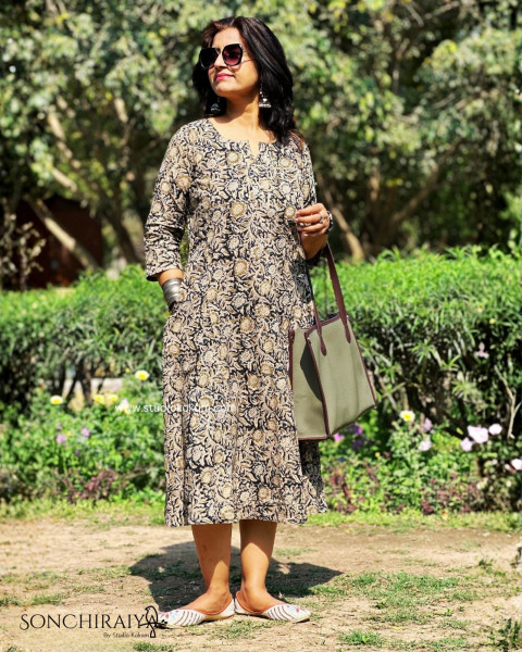 Arushi: Black Handloom Kalamkari Dress