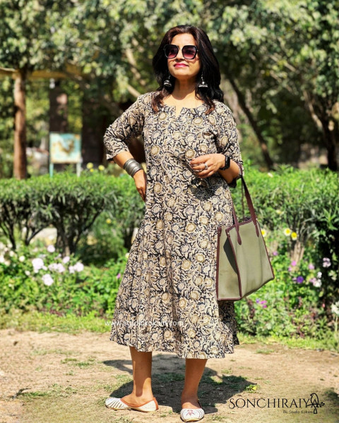Arushi: Black Handloom Kalamkari Dress