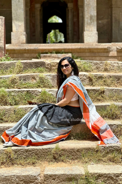 Adhira: Grey Black Handloom Cotton Saree