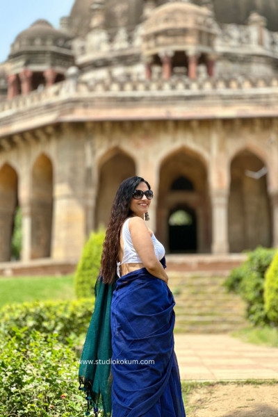 Deep Water Coral : Green Blue Cotton Plain Saree With Tassels