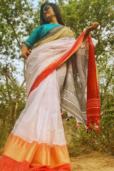 It's Snowing at Night - Handwoven Pure Cotton Contrast Anchal Saree