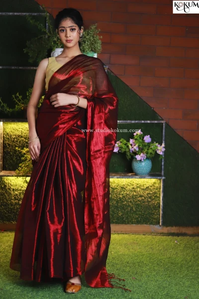 Kumkum - Maroon Saree Plain (Mul Tissue)