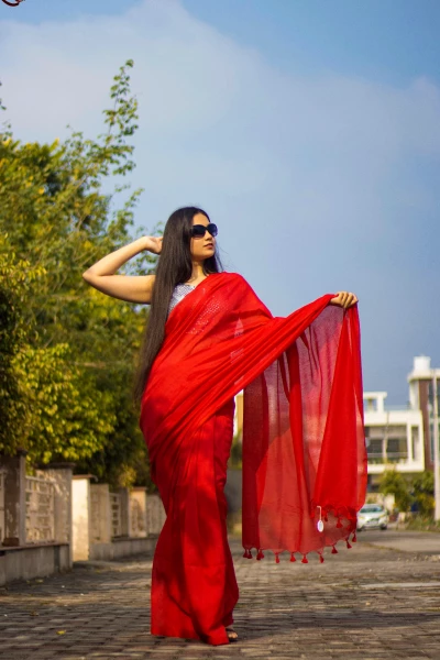 Lal Ishq – Hand-Woven Cotton Red Saree
